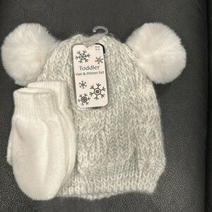 Brand new hat and gloves set
